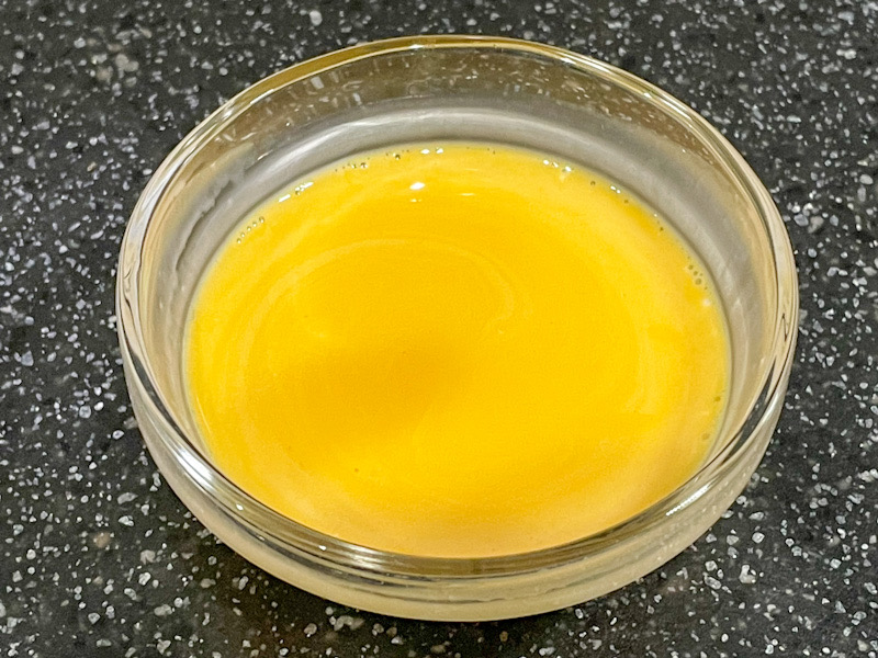 カルボナーラ（パンチェッタ、生クリーム、卵黄×2）卵液完成