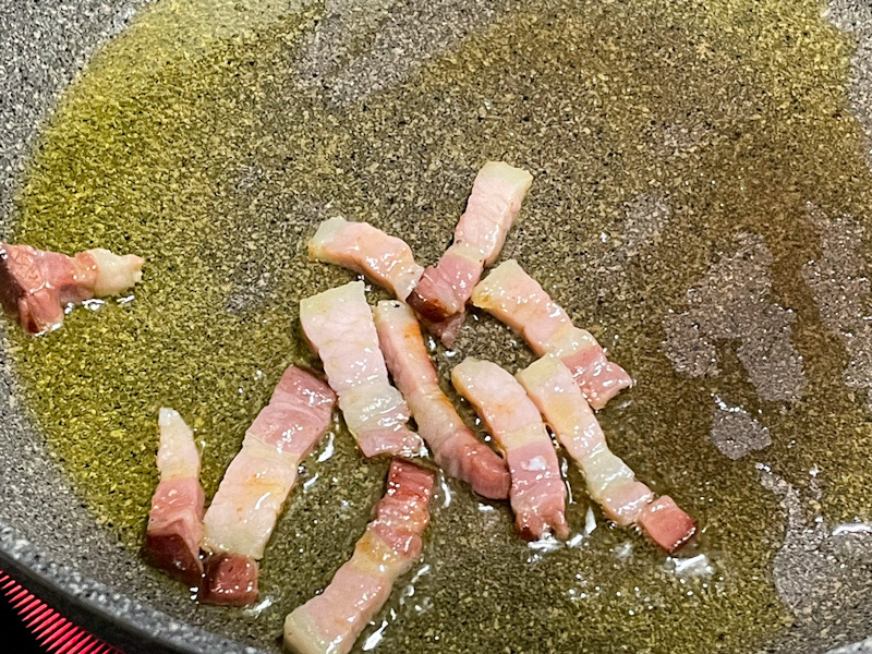 カルボナーラ（パンチェッタ、生クリーム、卵黄×2）調理画像2