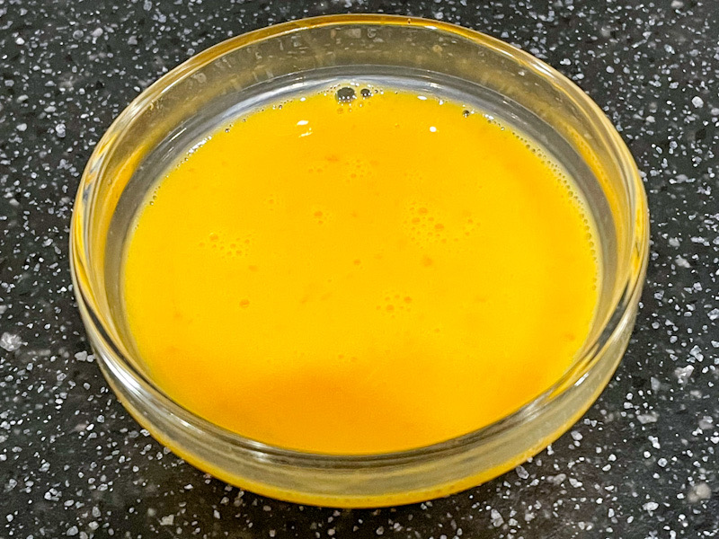 カルボナーラ（ベーコン、全卵、卵黄）卵液完成
