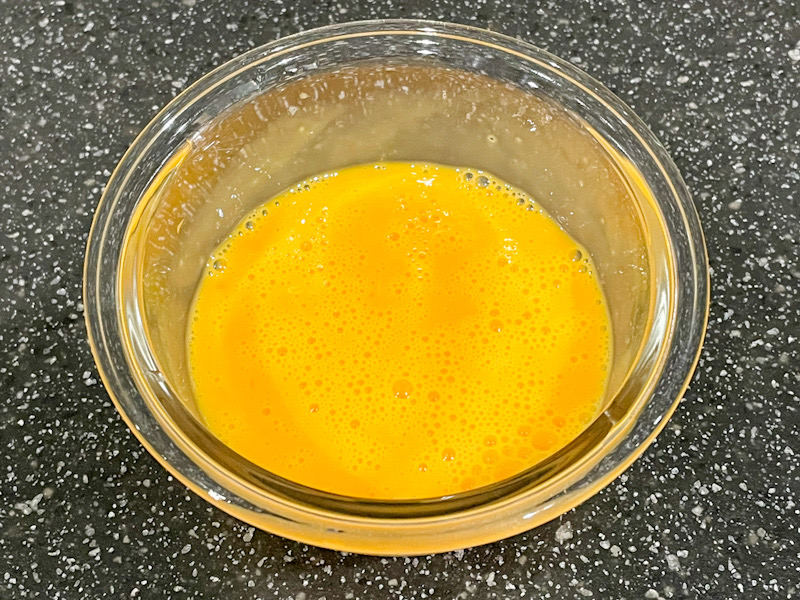 オニボナーラ（玉ねぎのカルボナーラ）卵液完成