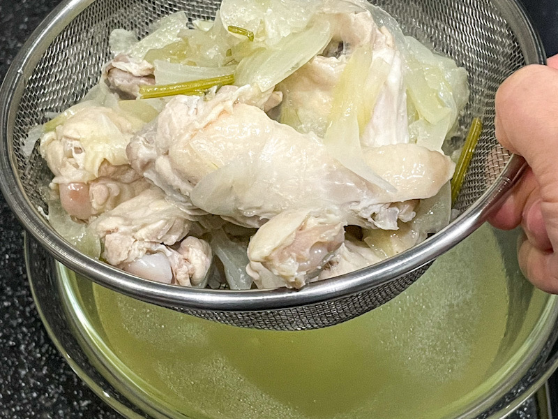 鶏のブロード　調理画像6